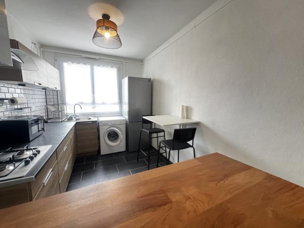 Lorient – L’Appartement Traversant & Lumineux (57 m²) avec Garage Box, Cave & Parking
