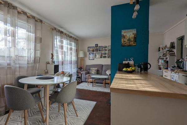 92210 - SAINT-CLOUD - APPARTEMENT - F3 - ASCENSEUR - CUISINE OUVERTE - BALCON - CAVE - QUARTIER PASTEUR