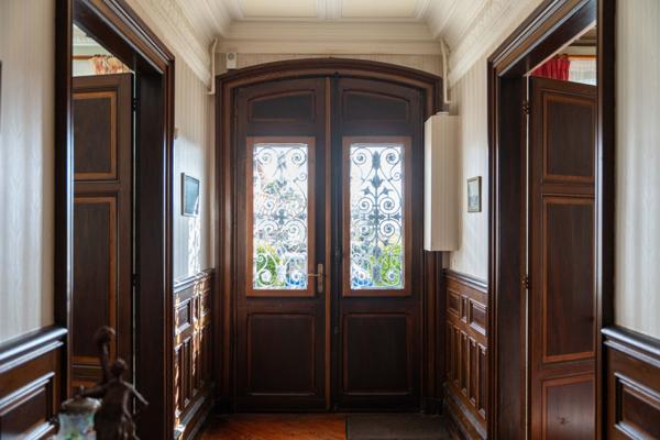 BELLE MAISON DE MAITRE DANS LE CENTRE DE LA TREMBLADE