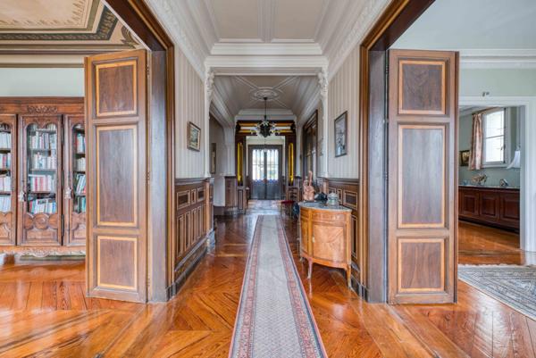 BELLE MAISON DE MAITRE DANS LE CENTRE DE LA TREMBLADE