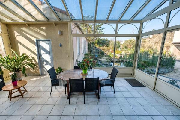 BELLE MAISON DE MAITRE DANS LE CENTRE DE LA TREMBLADE