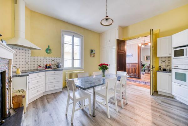 BELLE MAISON DE MAITRE DANS LE CENTRE DE LA TREMBLADE