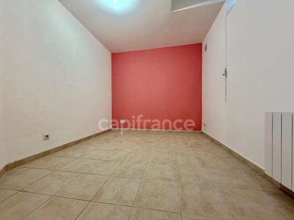 APPARTEMENT T2 DE 48 M2 AU REZ-DE-CHAUSSEE, 1 CHAMBRE, PROCHE ÉCOLES ET COLLÈGES, FIBRE OPTIQUE, CAVE VOUTÉE