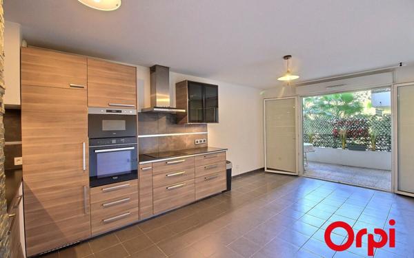 Appartement à vendre    2 pièces • 40 m2 Marseille 11