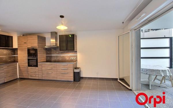 Appartement à vendre    2 pièces • 40 m2 Marseille 11