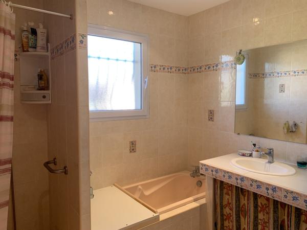 Tignieu-Jameyzieu (38230) TIGNIEU MAISON PLAIN PIED 109 m² SUR TERRAIN PLAT ET ARBORE DE 800 m² AVEC GARAGE ET ANNEXE