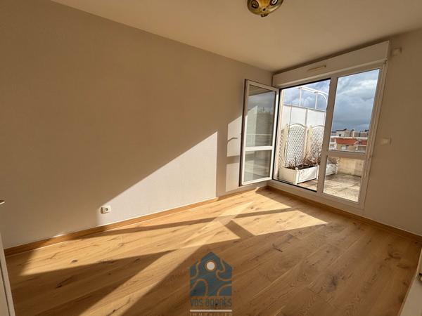 Appartement en duplex 6 pièces avec 3 terrasses, garage et cave