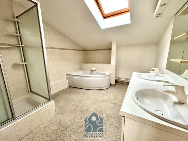 Appartement en duplex 6 pièces avec 3 terrasses, garage et cave