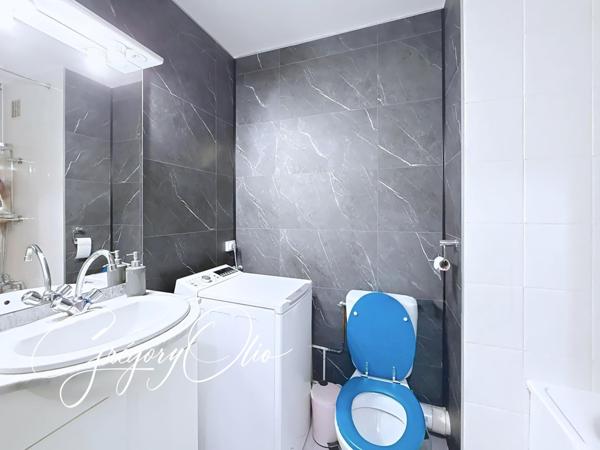 Appartement 2 pièces avec terrasse extérieure et cave en sous-sol