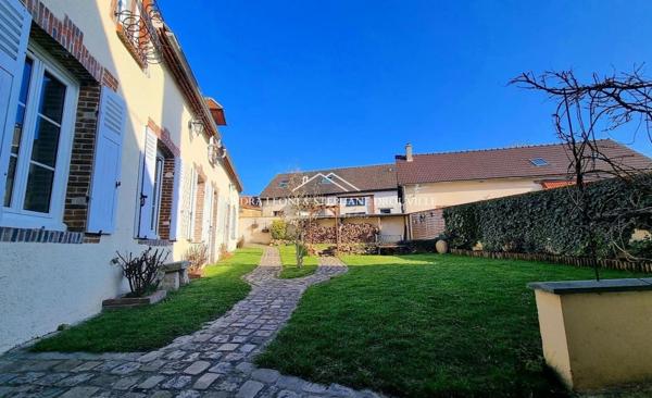 MAINTENON - SAINT PIAT - MAGNIFIQUE LONGERE RENOVEE de 220 m², 8 pièces