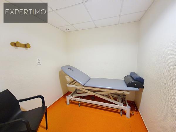 La primaube (12450) Local commercial à fort potentiel - emplacement stratégique au cœur d'un centre médical dynamique.