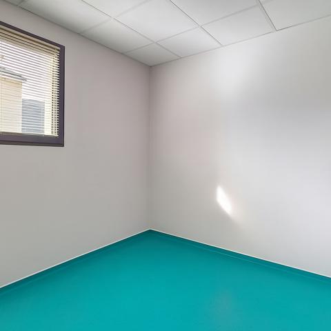 La primaube (12450) Local commercial à fort potentiel - emplacement stratégique au cœur d'un centre médical dynamique.