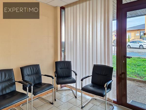 La primaube (12450) Local commercial à fort potentiel - emplacement stratégique au cœur d'un centre médical dynamique.