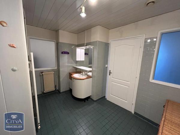 Appartement à louer 4 pièces 168m²