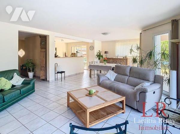 BRUZ,COMMUNE DE RENNES METROPOLE, située dans cadre privilégié, venez découvrir cette jolie mai...