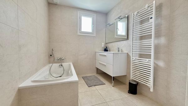Maison PLAIN-PIED Suce Sur Erdre - 145M²- 4 Chambres - La Mahére