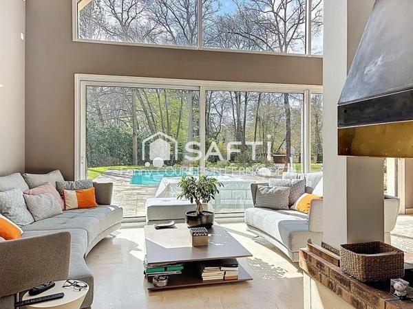 Propriété de standing avec piscine dans le Lys