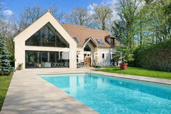 Propriété de standing avec piscine dans le Lys