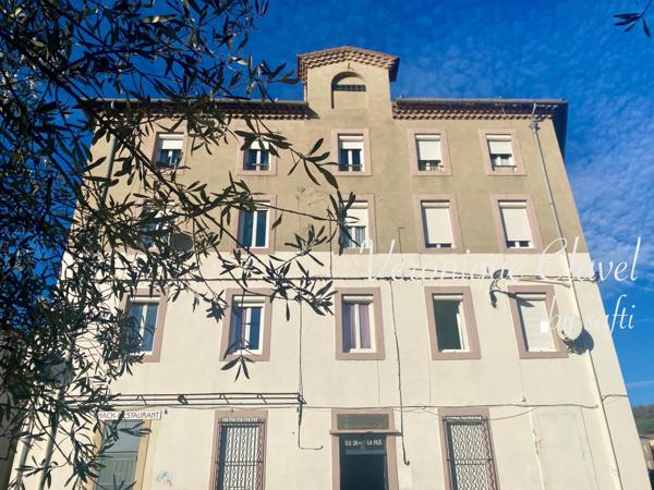 Bel Immeuble de 461m2 de 12 appartements tous loués