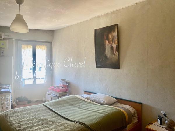 Bel Immeuble de 461m2 de 12 appartements tous loués