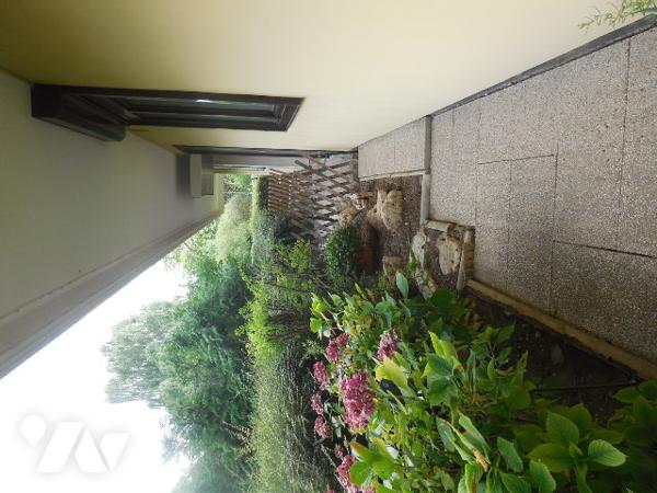 LES CASCADES CROIX  
T3 avec terrasse et coursive de 90M² - Parking et cave.