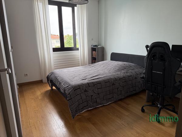 Maison de 220m2  Saint-Priest (69800)