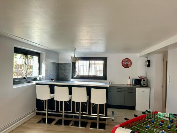 Maison de 220m2  Saint-Priest (69800)