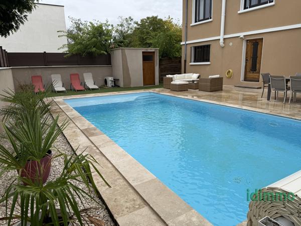 Maison de 220m2  Saint-Priest (69800)