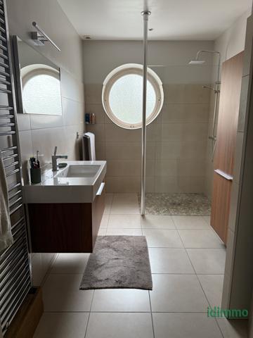 Maison de 220m2  Saint-Priest (69800)