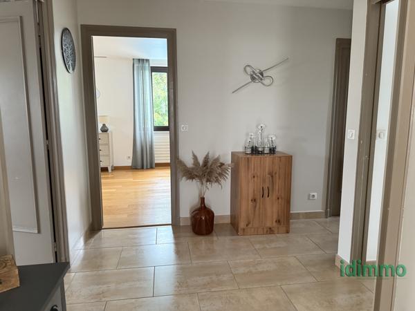 Maison de 220m2  Saint-Priest (69800)