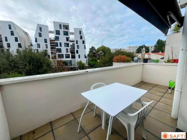 Parfait état, emplacement idéal, parking sécurisé