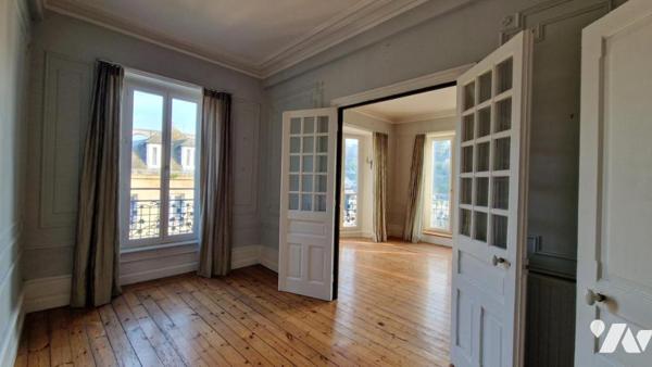 BEL APPARTEMENT-TRES LUMINEUX-157 M²
