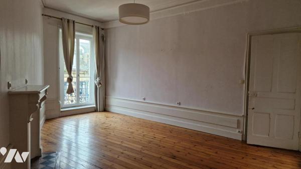 BEL APPARTEMENT-TRES LUMINEUX-157 M²