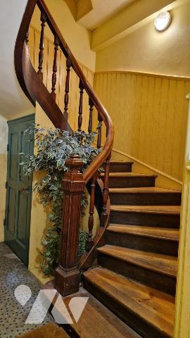 BEL APPARTEMENT-TRES LUMINEUX-157 M²