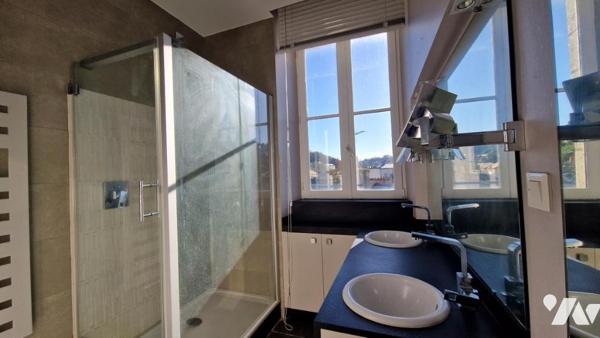 BEL APPARTEMENT-TRES LUMINEUX-157 M²