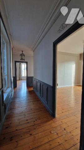 BEL APPARTEMENT-TRES LUMINEUX-157 M²