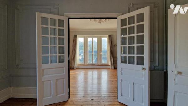 BEL APPARTEMENT-TRES LUMINEUX-157 M²