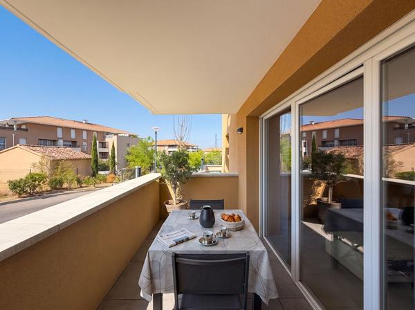 Appartement T2 récent avec terrasse et 2 places de parking privatifs - Résidence 2021 à Gardanne