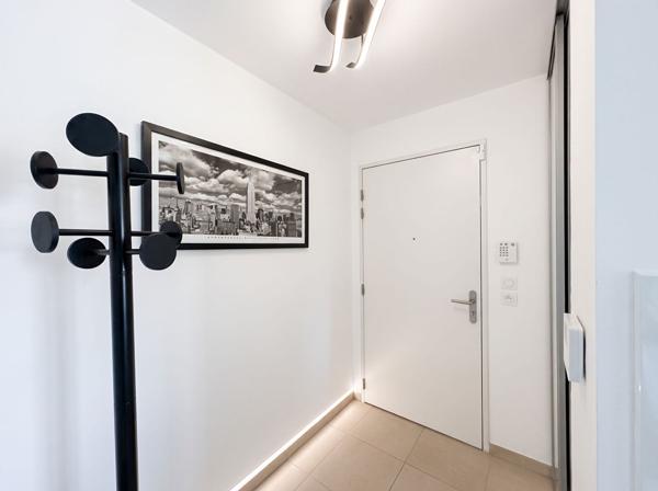 Appartement T2 récent avec terrasse et 2 places de parking privatifs - Résidence 2021 à Gardanne