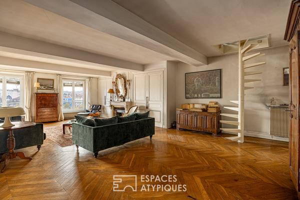 Bourgeois en dernier étage avec vue imprenable sur la Place Bellecour