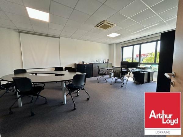 BUREAUX à VENDRE de 423 m²