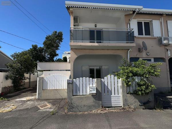 Maison à vendre à Sainte-Clotilde à la Réunion (97490), ref : 97405/213