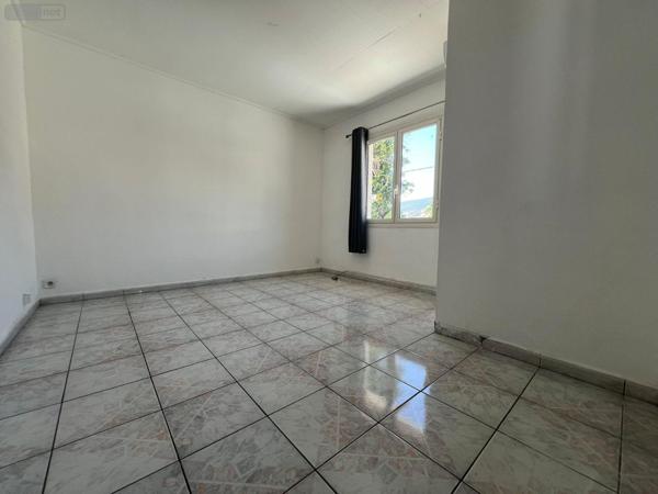 Maison à vendre à Sainte-Clotilde à la Réunion (97490), ref : 97405/213