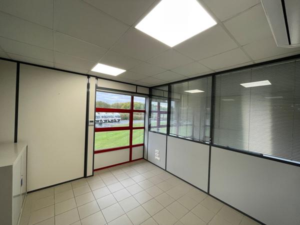 A LOUER - BUREAUX 900 M2 - LONGUEIL SAINTE MARIE (60) ENTRÉE AUTOROUTE A1