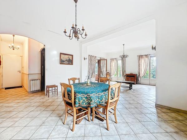 Maison à vendre à Plan de Cuques, calme, luminosité, commodités