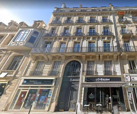Bureaux à louer à PARIS 75008