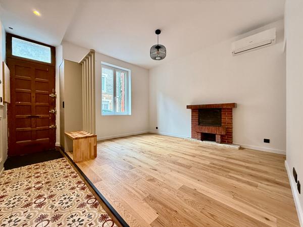 Maison avec extérieur et garage proche centre ville