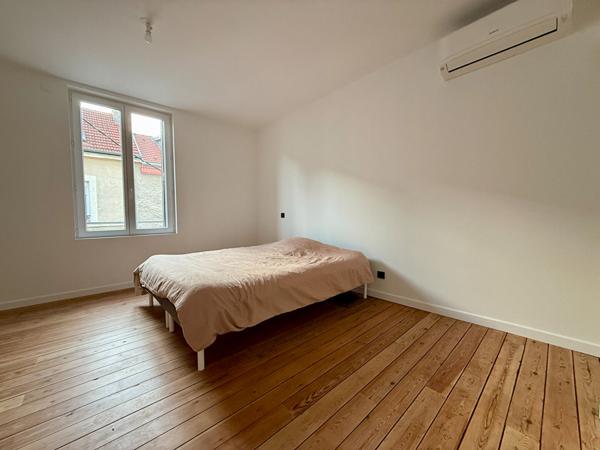 Maison avec extérieur et garage proche centre ville