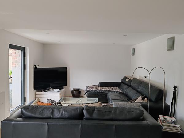 Arles (13200) Quartier Mouleyrès, agréable maison de ville année 60 avec jardin.