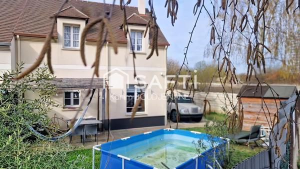 Maison de 3 chambres, 251 m2 de terrain, parkings...